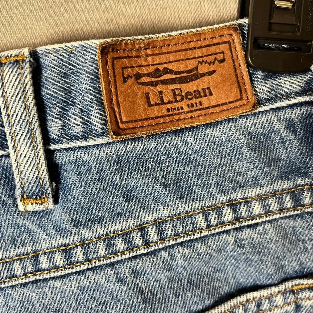 L.L. Bean Jeans Mens 38x30 Classic Fit Blue Straight Leg Denim EUC